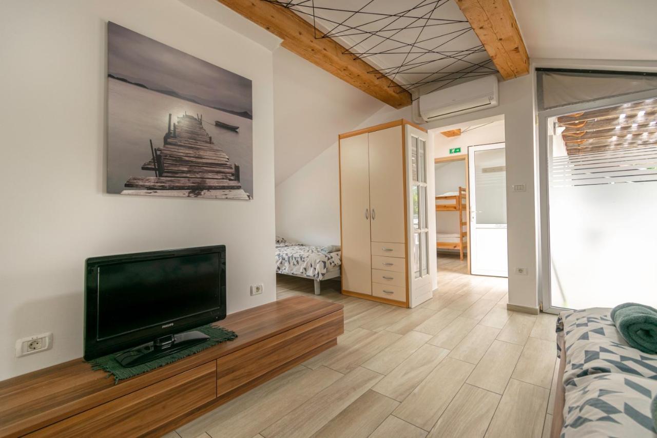 Hangar Apartments Izola Exterior foto